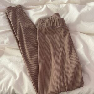 ALO Yoga Ribbed Brown Leggings